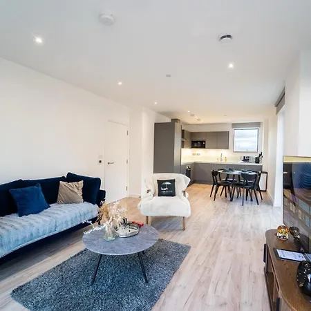 4 Guests - Close Airport - 25Min Central London